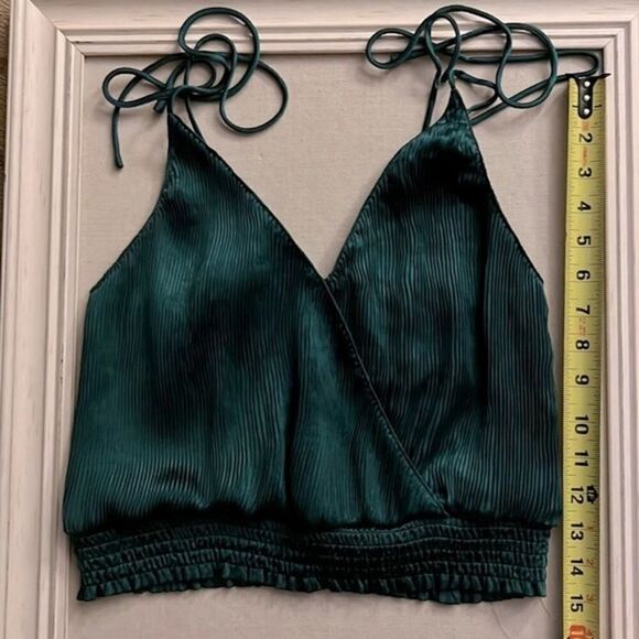 ASTR Emerald green the Astrid Top NWOT - S - Picture 8 of 13